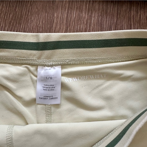 We wore what active set - Picture 4 of 8